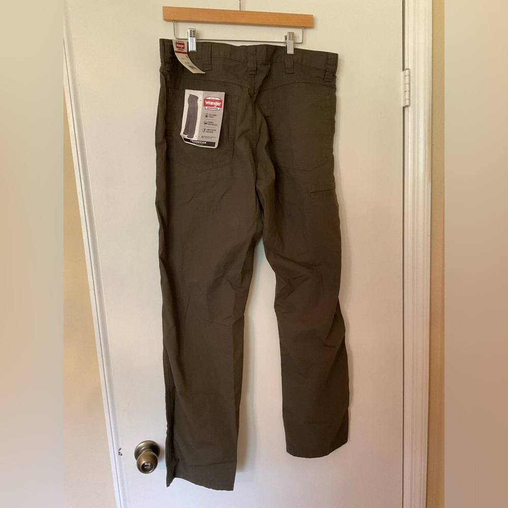 NWT! Mens Wrangler Workwear Pants